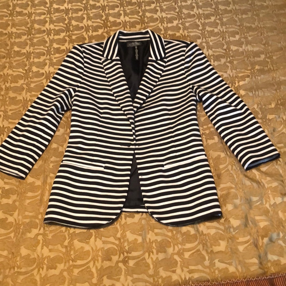 Black and white Blazer